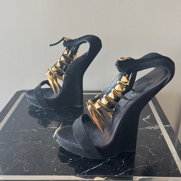 Giuseppe Zanotti Shoes - Giuseppe Zanotti Alien Black and Gold Wedge Heels 39 Rare